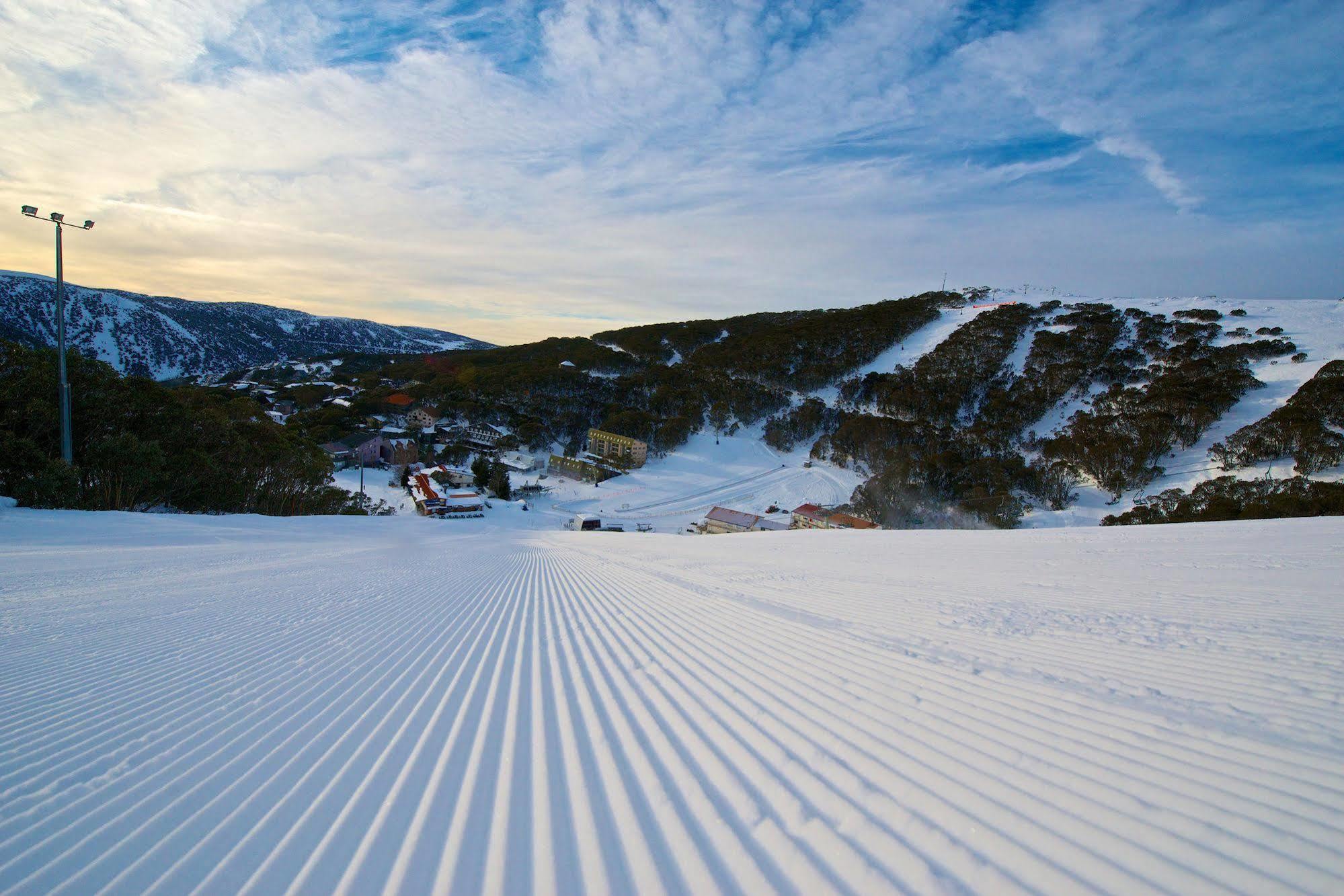 Falls Creek Hotel Exterior foto