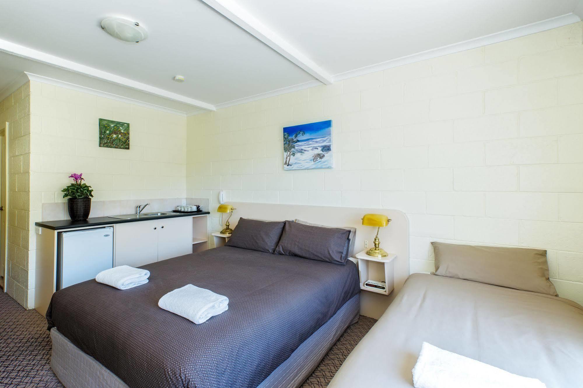 Falls Creek Hotel Exterior foto