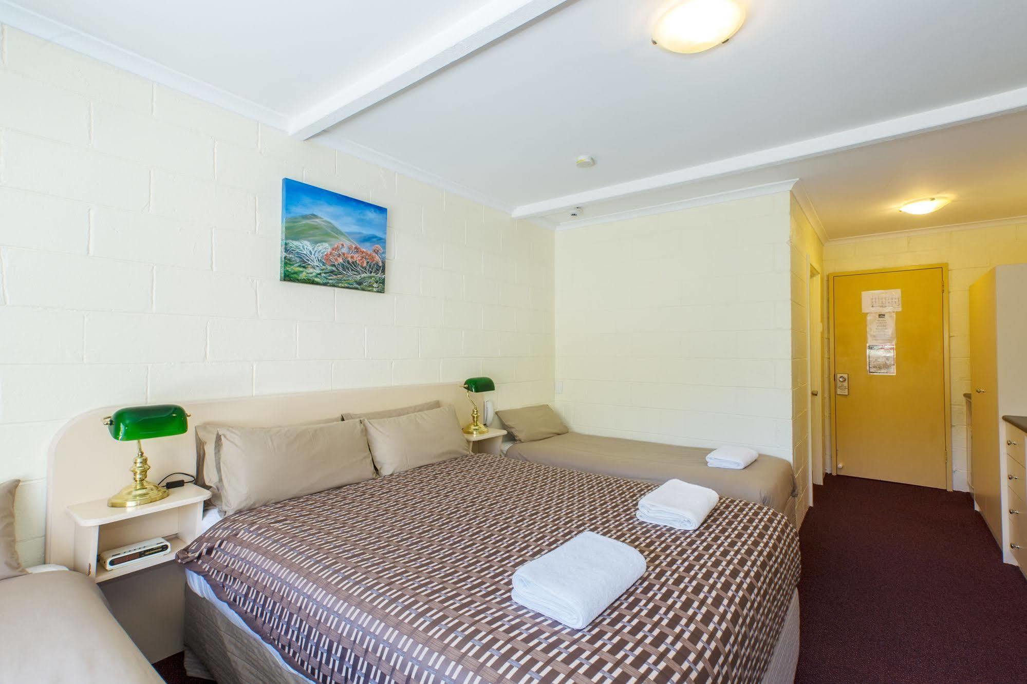 Falls Creek Hotel Exterior foto